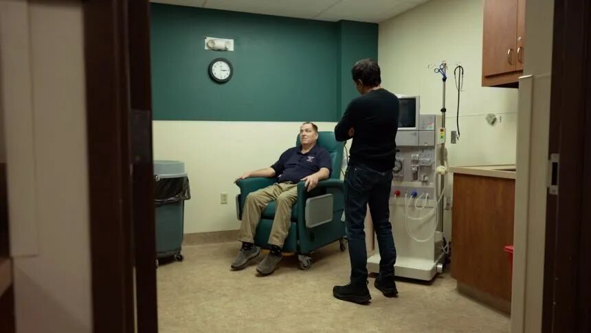 Tim Andrews visited his old dialysis center CNN's Dr. Sanjay Gupta in the documentary